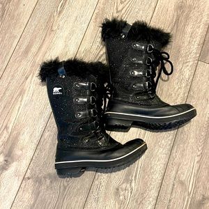 Black sparkle sorel snow boots